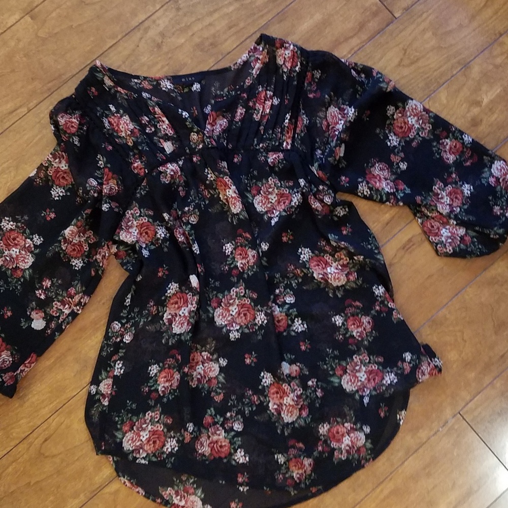 Floral 3/4 sleeve shirt